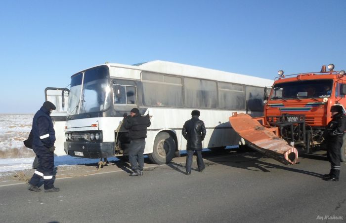 Freezing Uzbek travelers rescued on Atyrau highway