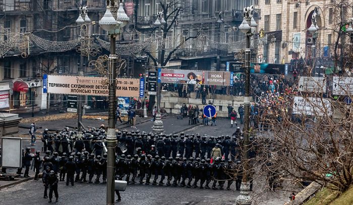 Resistance in Kiev resumes, truce broken