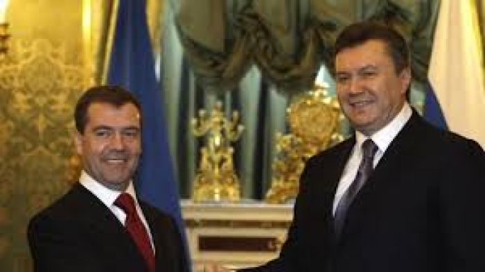 Yanukovych still Ukraine's "legitimate" head of state: Russia