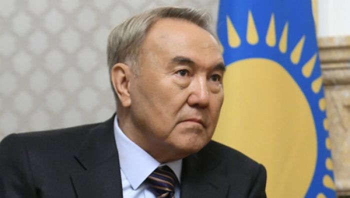 Kazakh leader critisizes new Ukrainian power