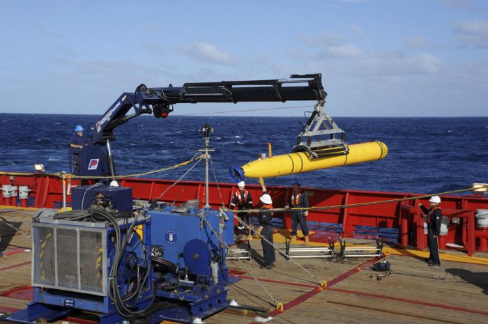 Sub will be used in search for Malaysia Airlines Flight 370 jet