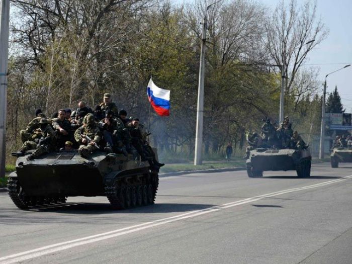 Pro-Russian separatists from Kramatorsk seize Ukrainian armoured vehicles