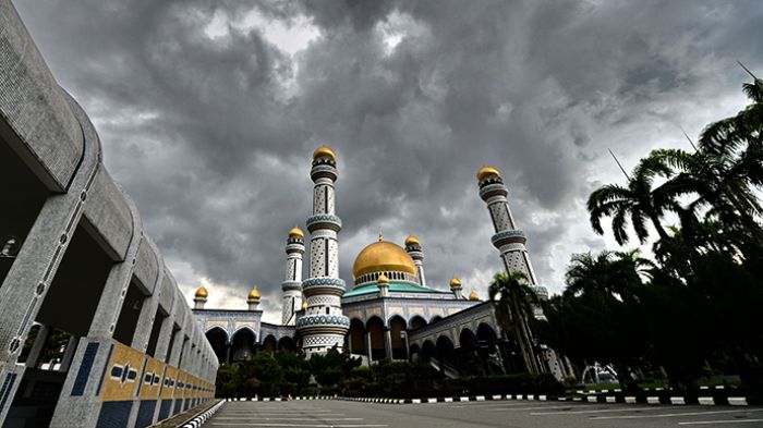 Brunei Adopts Sharia Law Despite International Criticism