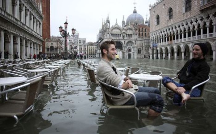 Venice suffers its worst floods in 22 years