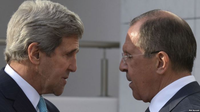 Kerry, Lavrov Discuss Ukraine Crisis As Offensive Continues