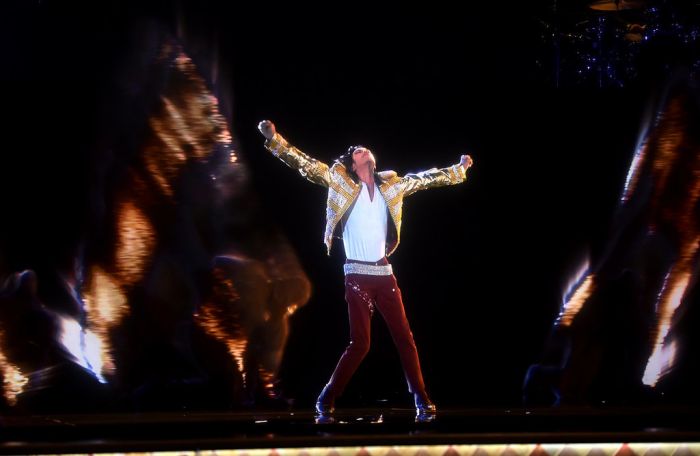 Michael Jackson Hologram Rocks Billboard Music Awards in Las Vegas