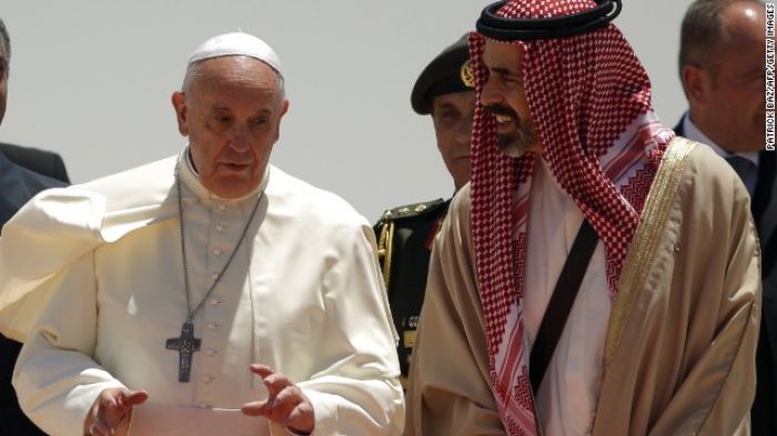 Pope Francis begins Middle East tour