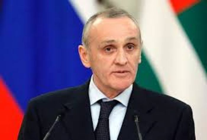 Abkhazia leader forced to flee, denounces coup bid