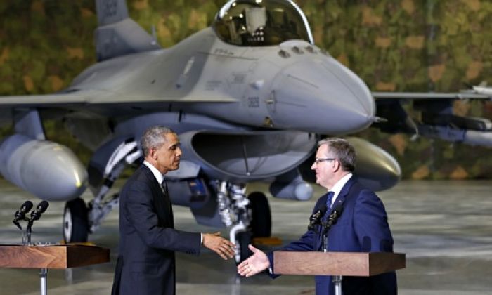 Obama assures eastern Europe that the US will not abandon it, announces $1bn fund