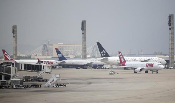 Rio Airport Workers Declare 24-Hour Strike