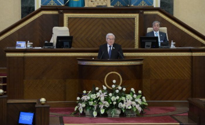 Kazakh Parliament breaks for vacation until September 2014