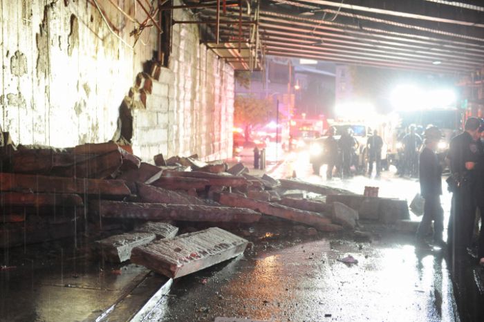 Collapse at Brooklyn Bridge injures 5 people