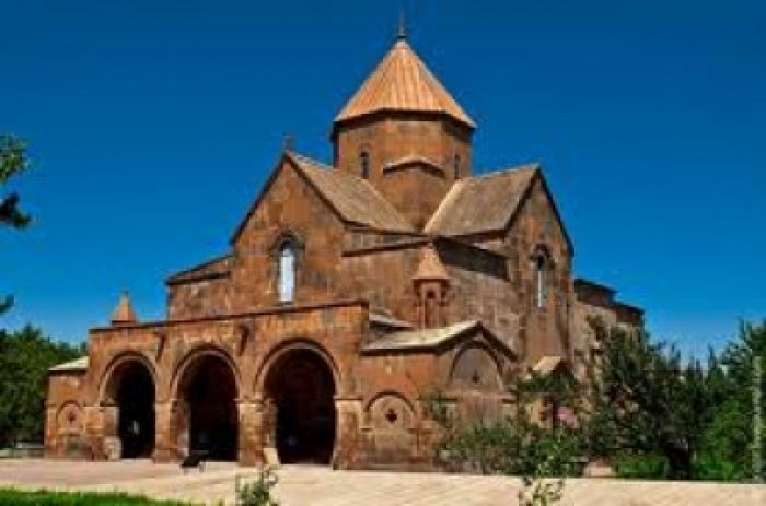 Georgians and Armenians fight in Tbilisi center, clergy involved in fighting