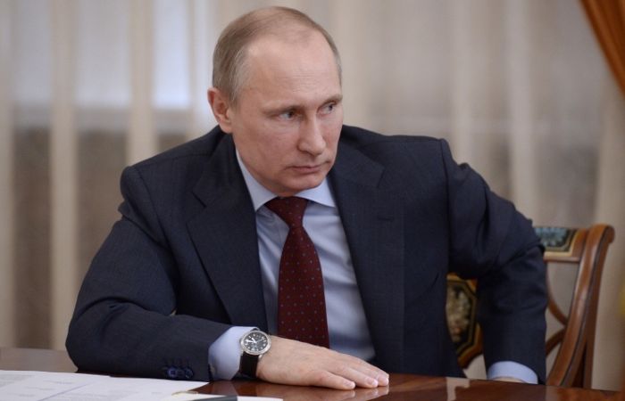 Putin signs decree on countermeasures to Western sanctions