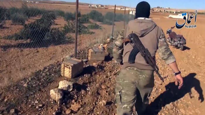 Right into enemy hands? ISIS shows off new weapons allegedly airdropped by US (VIDEO)