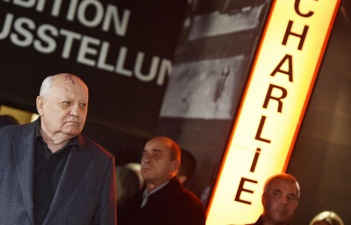 Gorbachev opens exhibition devoted to collapse of Berlin Wall