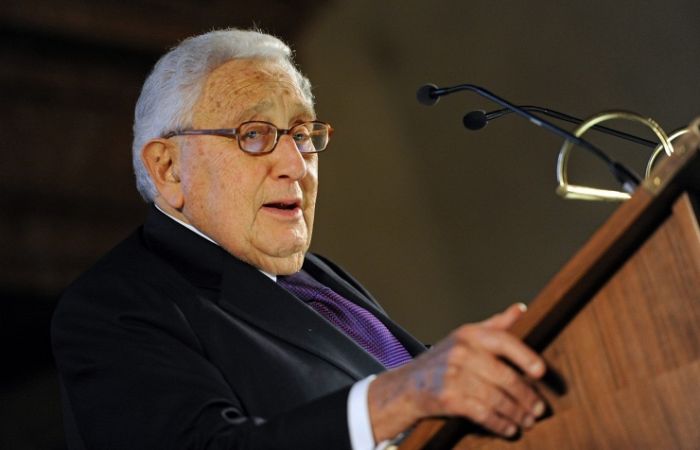Henry Kissinger recommends West should take constructive approach to Russia
