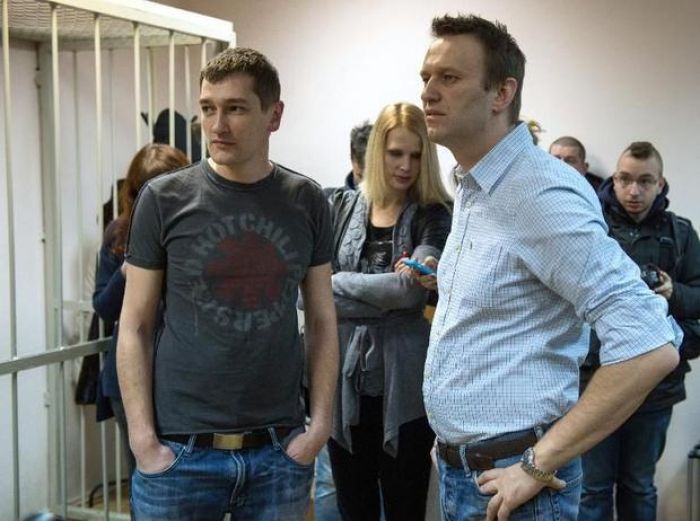 Top Russia opposition leader Navalny gets 3.5-year suspended sentence