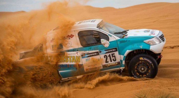 Crew from Kazakhstan finishes first among T2 cars at 10th stage of Africa Eco Race-2015