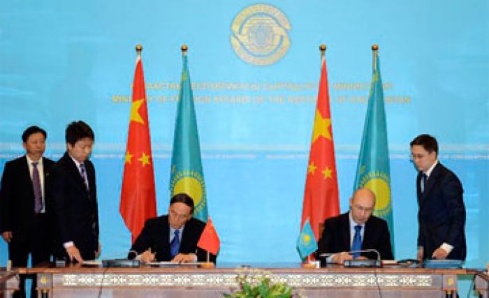 Kazakhstan, China sign protocol on cooperation in Astana