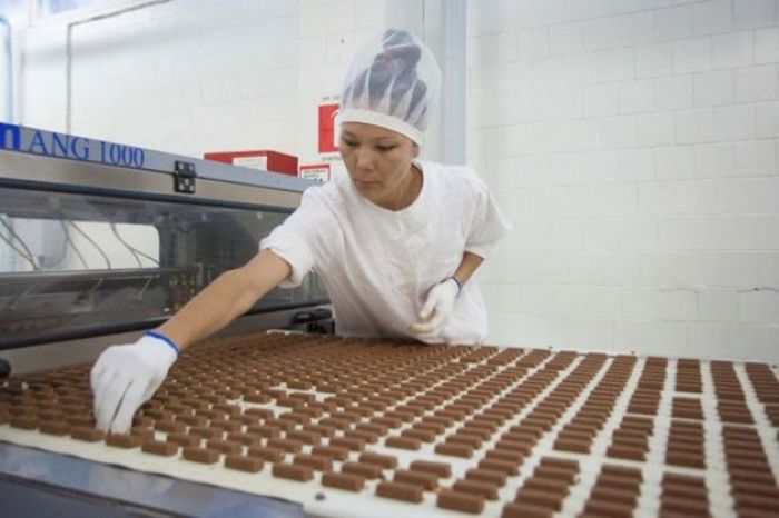 500 employees of "Rakhat" confectionery plant in Almaty sent on unpaid leave