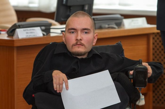 Russian Programmer Volunteers for 'Frankenstein' Head Transplant