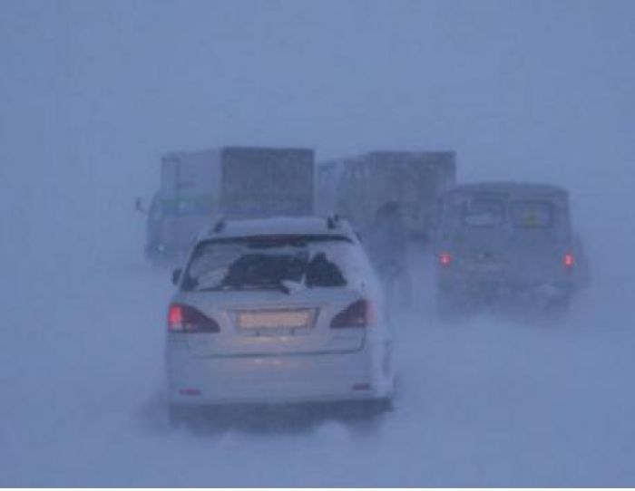 Over 50 trucks and 17 cars rescued from snow trap in E Kazakhstan