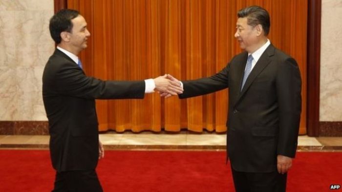 China's Xi Jinping and Taiwan's Eric Chu in high-level talks