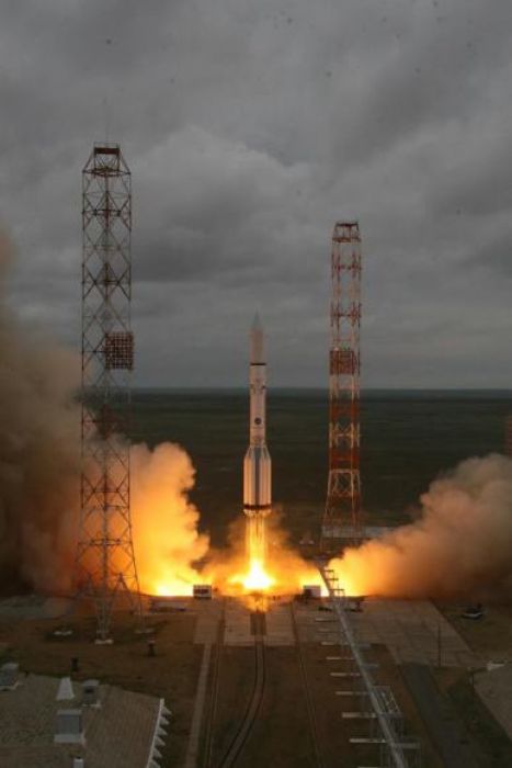 Russian Proton-M rocket explodes on launch in Kazakhstan