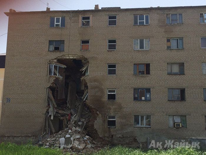 5-storey hostel entrance collapsed in Atyrau 