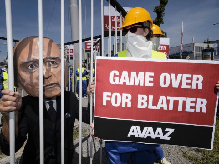Blatter resigns as FIFA president amid reports FBI is set to investigate his role in scandal