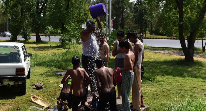 Over 140 Die in Pakistan Amid Heat Wave
