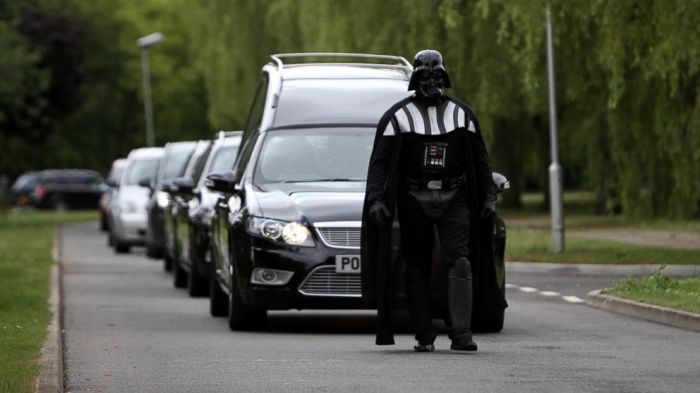 Darth Vader Marches in on Funeral for Woman Who Loved Halloween
