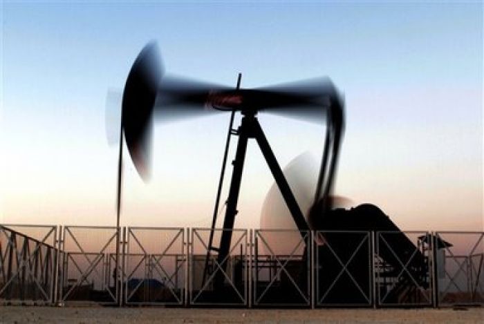 Oil price jumps as US averts 'fiscal cliff'