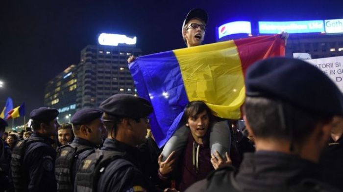 Romania PM Ponta resigns over Bucharest nightclub fire