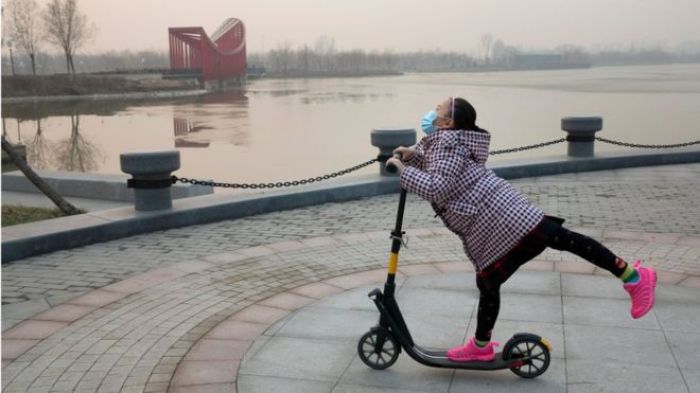 Beijing issues second ever pollution red alert