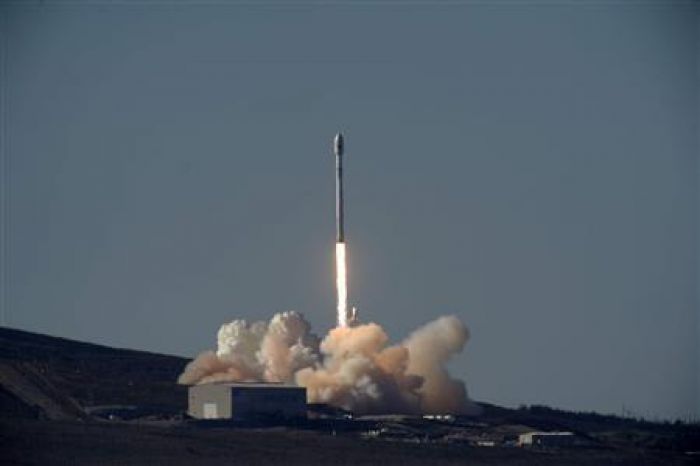 SpaceX Falcon 9 rocket blasts off from California