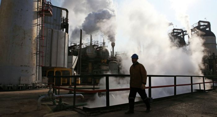 Why Iran, Iraq Likely to Oppose OPEC-Russia Deal on Freezing Oil Output