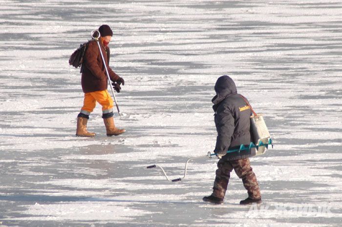 ​Ice fractured under fisherman's weight and caused drowning