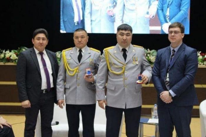  Kostanay policemen presented awards for refusing bribe