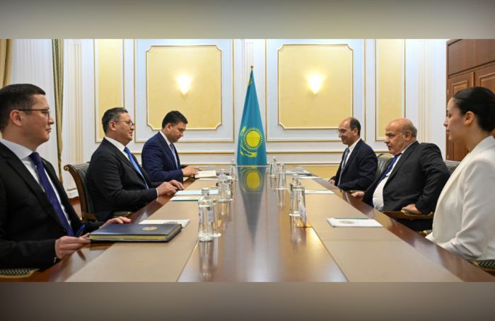 Kazakh Foreign Minister Held a Meeting with Azizi Group Management