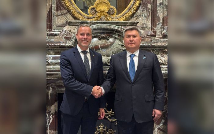 Chairman of QazaqGaz Meets with ExxonMobil Leadership