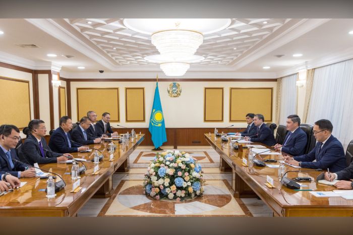 Olzhas Bektenov Met with Zijin Mining Chairman to Discuss Investment Cooperation