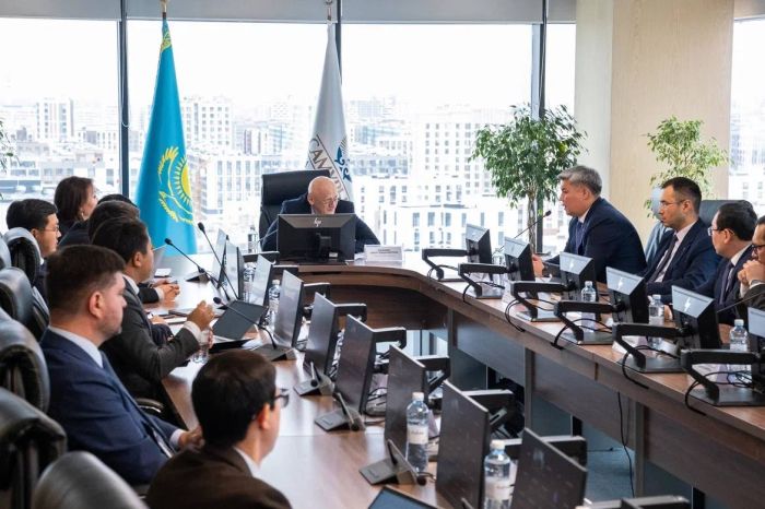 QazaqGaz Accelerates Implementation of Key Gas Projects: Alibek Zhamauov Reports to the Samruk-Kazyna Public Council