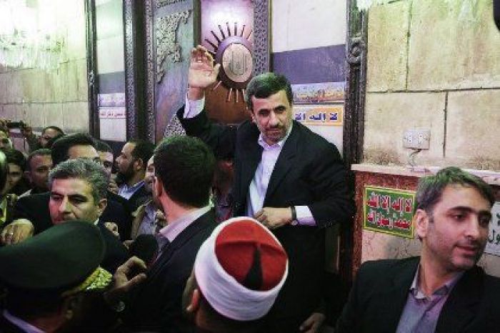 Akhmadinejad attacked in Cairo