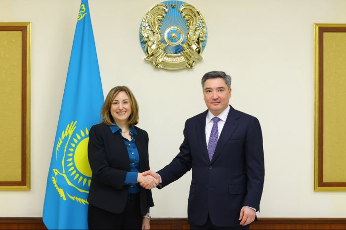 Prime Minister Olzhas Bektenov Meets with U.S. Ambassador Julie Stufft