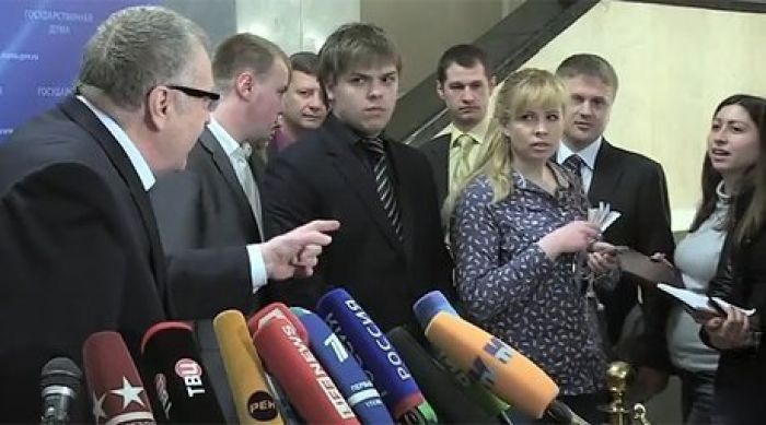 Жириновскийдің журналисті балағаттауына дәрі әсер еткен