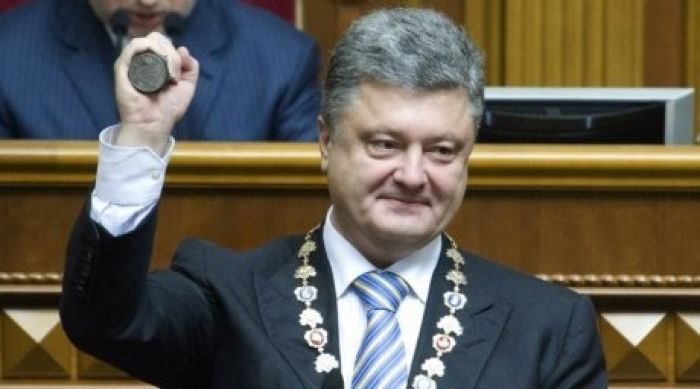 Порошенко Украинадағы қарулы қақтығысты тоқтатуға уәде берді