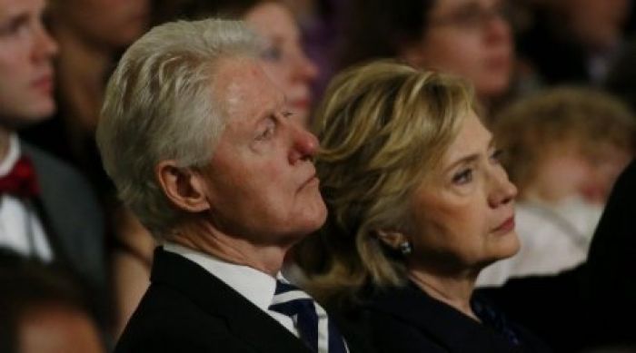 Билл және Хиллари Клинтондар Ақ үйден қарыз болып шықты