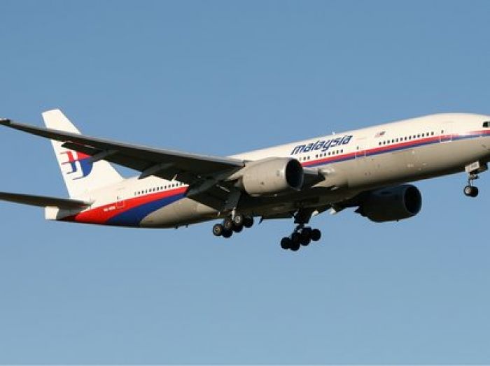 Малайзия жоғалған Boeing жолаушыларының отбасыларына өтемақы төлей бастады